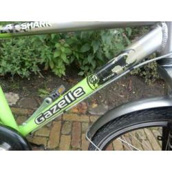 nette 24 inch Gazelle Shark met 3 versnellingen