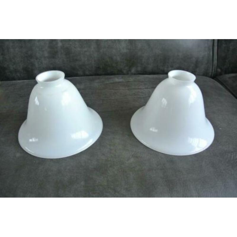 2 lampenkappen melkglas, opaalglas Vintage