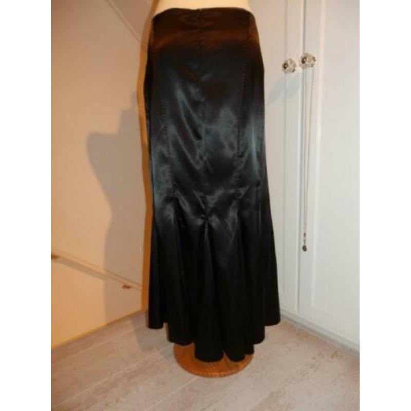 Prachtige zwarte lange maxi rok mt. 38/40 glans- stretch