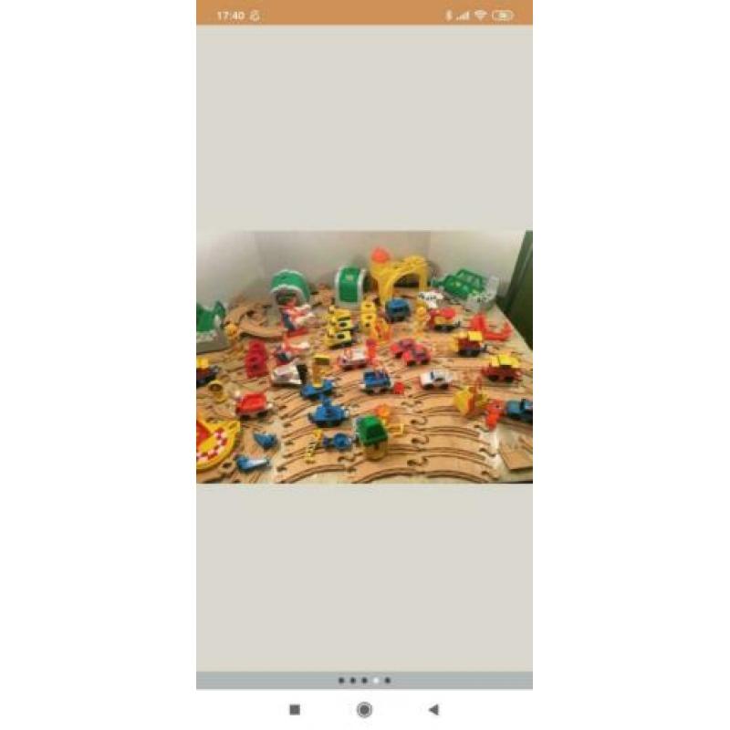 Fisher price bergpas overcompleet, met vele railsen en voert