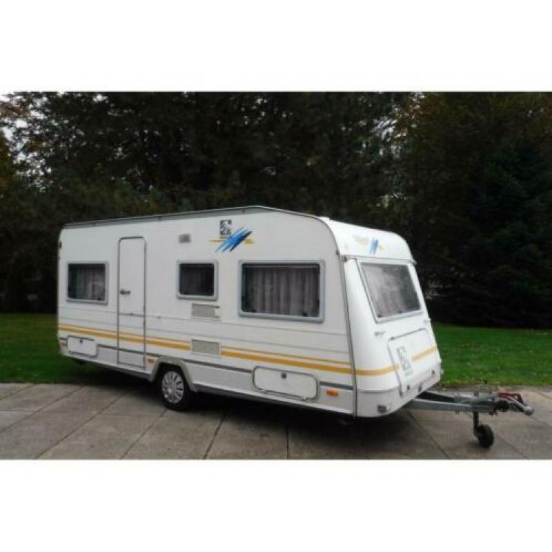 Knaus Sudwind 485 tu rondzit en dinette