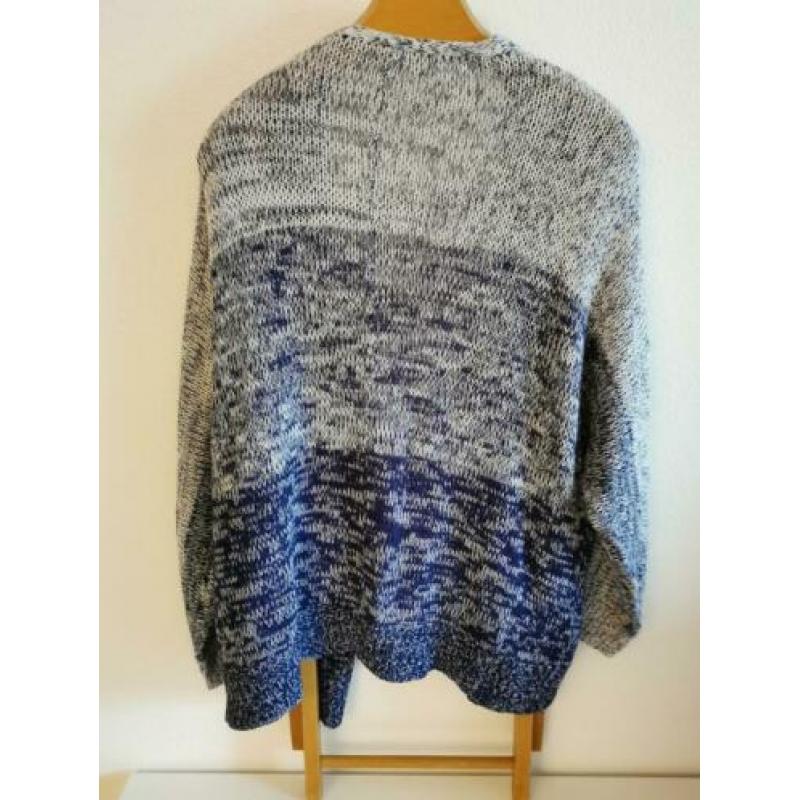 Vest maat 40.