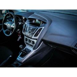 Ford Focus Wagon 1.0 EcoBoost Trend + Airco | Trekhaak