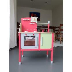 Keukentje kompleet met servies