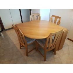 Blank eiken eethoek
