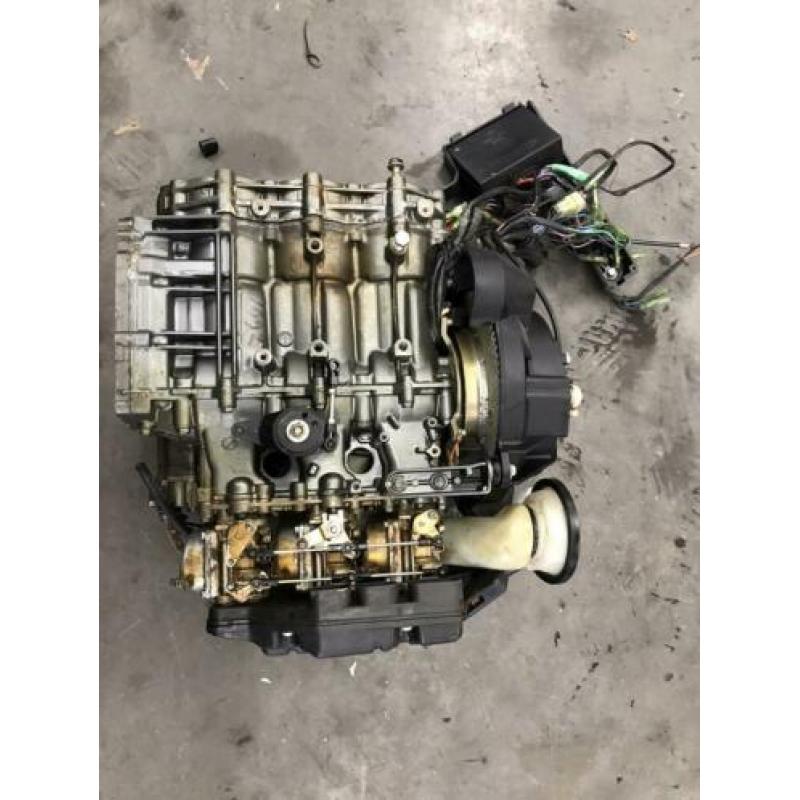 Suzuki 25 / 30 pk onderdelen, cdi , carburateurs, staartstuk