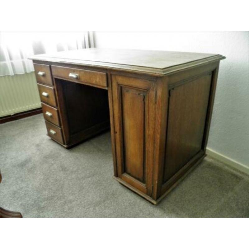 Antiek masief eiken bureau