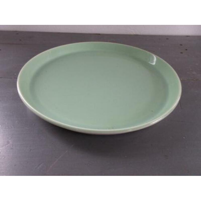 Antieke Boch La Louvière schaal pastel groen. Diameter 23,4