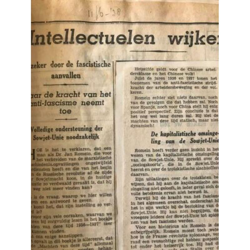 Boek met originele krantenknipsel WOII (1938 - 1945)