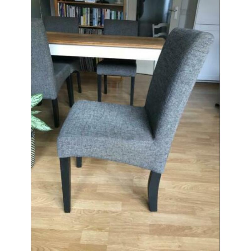 Leuke grijze stoeltjes