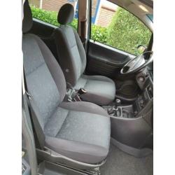 Opel Zafira 1.6 16V 2000 Blauw