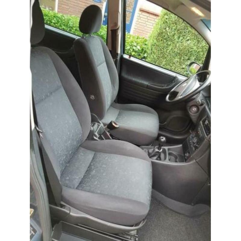 Opel Zafira 1.6 16V 2000 Blauw