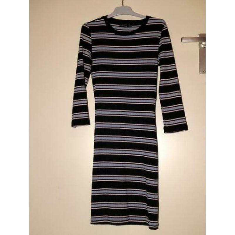 Jurkje bershka xs