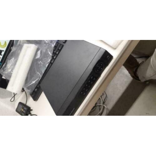 HD Recorder + 4 HD Camera's (Day/night surveillance) CCTV