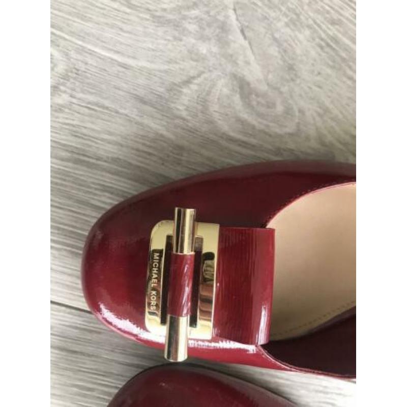 Micheal Kors pump rood maat 39