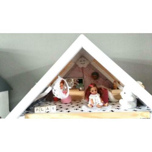 Gerestyled poppenhuis.