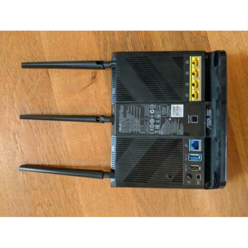 Asus RT-AC68U router + 3 Asus EA-N66 access points