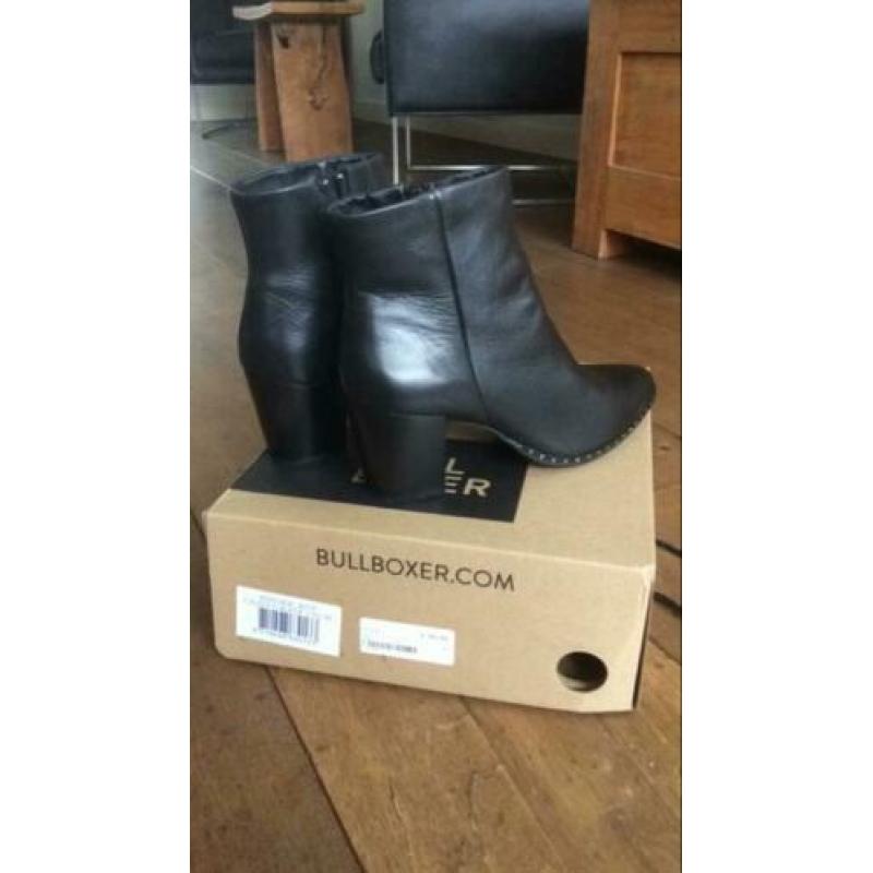 Zwarte enkel laarzen van Bullboxer nieuw maat 39