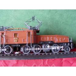 Locomotief CE6/8 II 1919 (bijnaam Krokodil) schaal 1:87.
