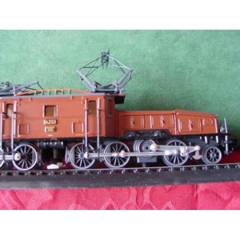 Locomotief CE6/8 II 1919 (bijnaam Krokodil) schaal 1:87.