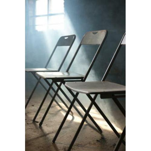 Industrieel Vintage Franse metalen groen-grijze klapstoelen