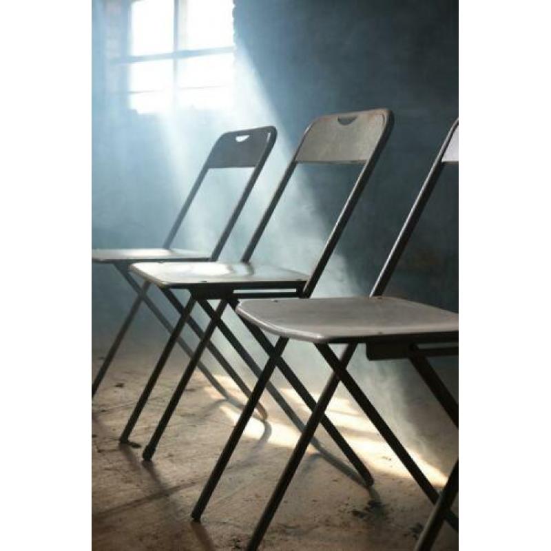 Industrieel Vintage Franse metalen groen-grijze klapstoelen