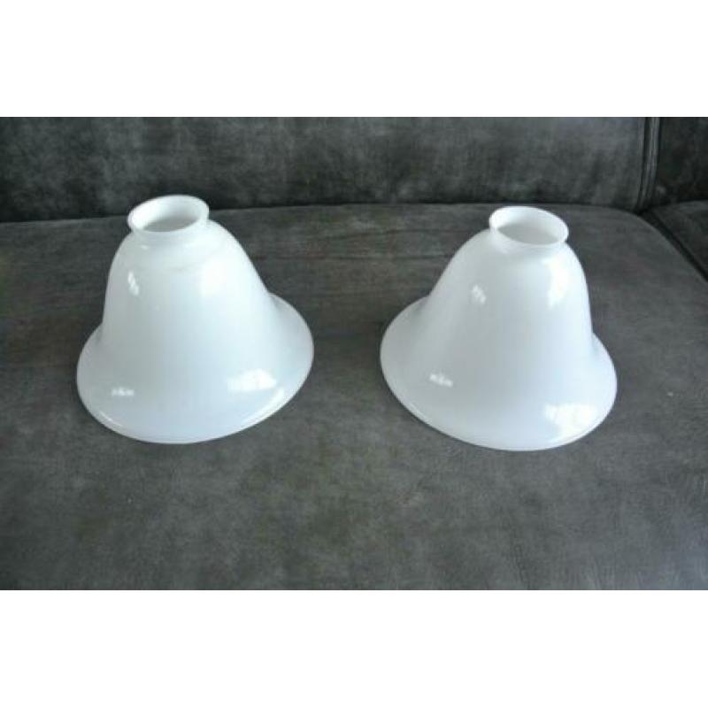 2 lampenkappen melkglas, opaalglas Vintage