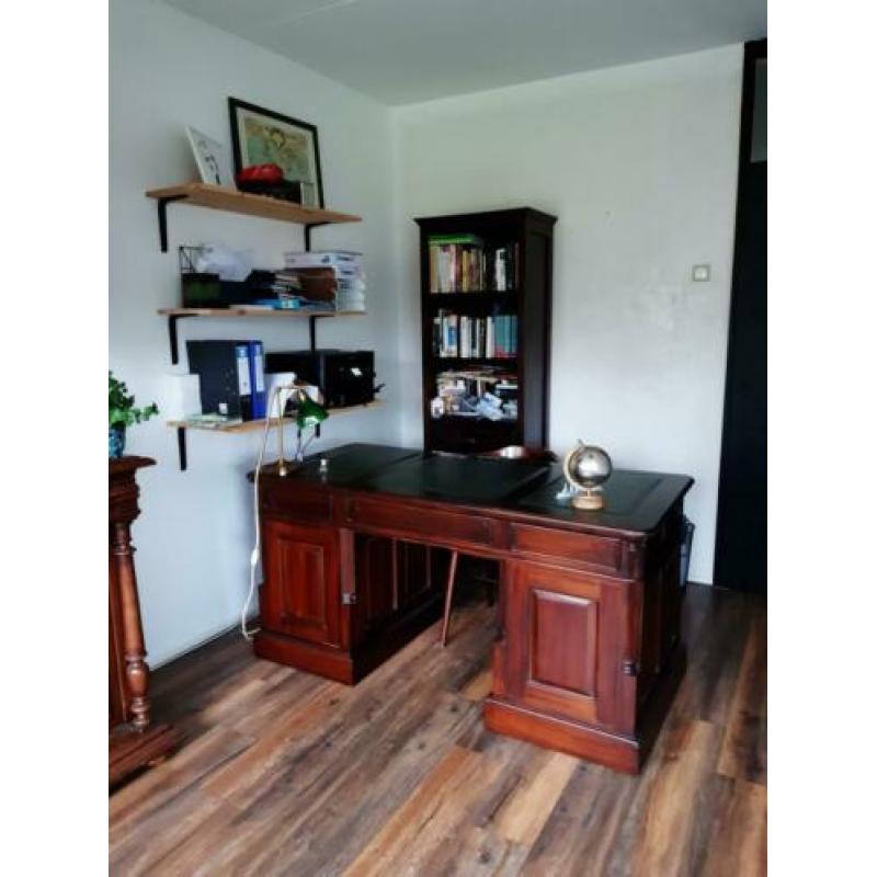 Antiek Engels Bureau