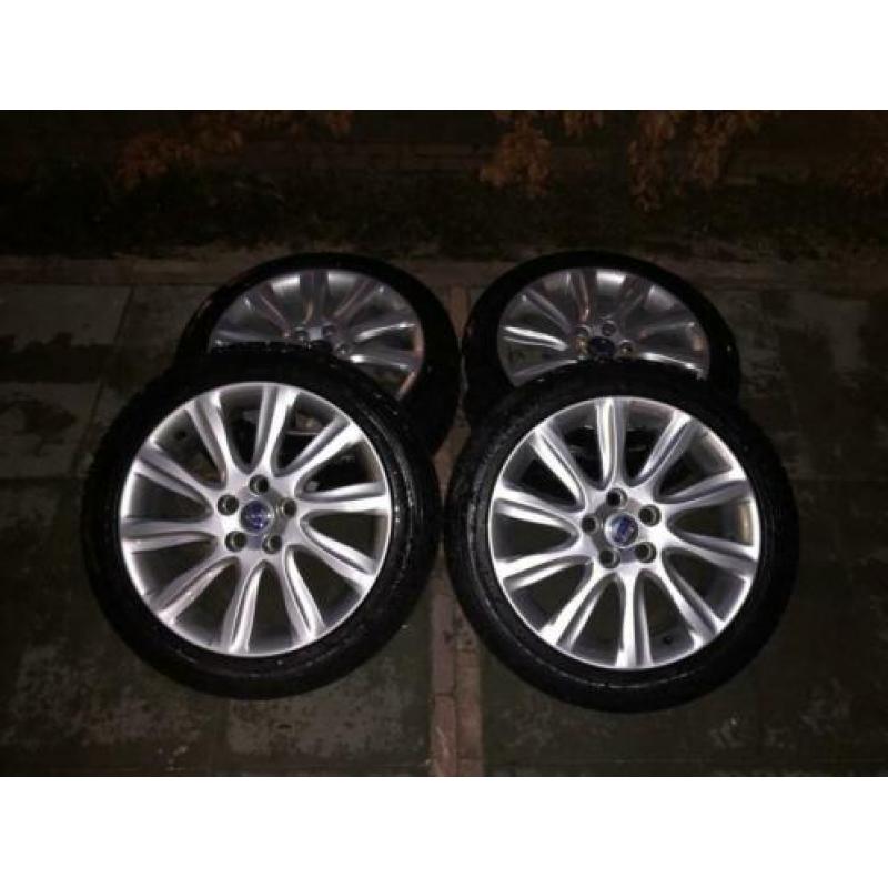 Winterbanden Volvo 205/50 R17 17' met velg zeer mooi