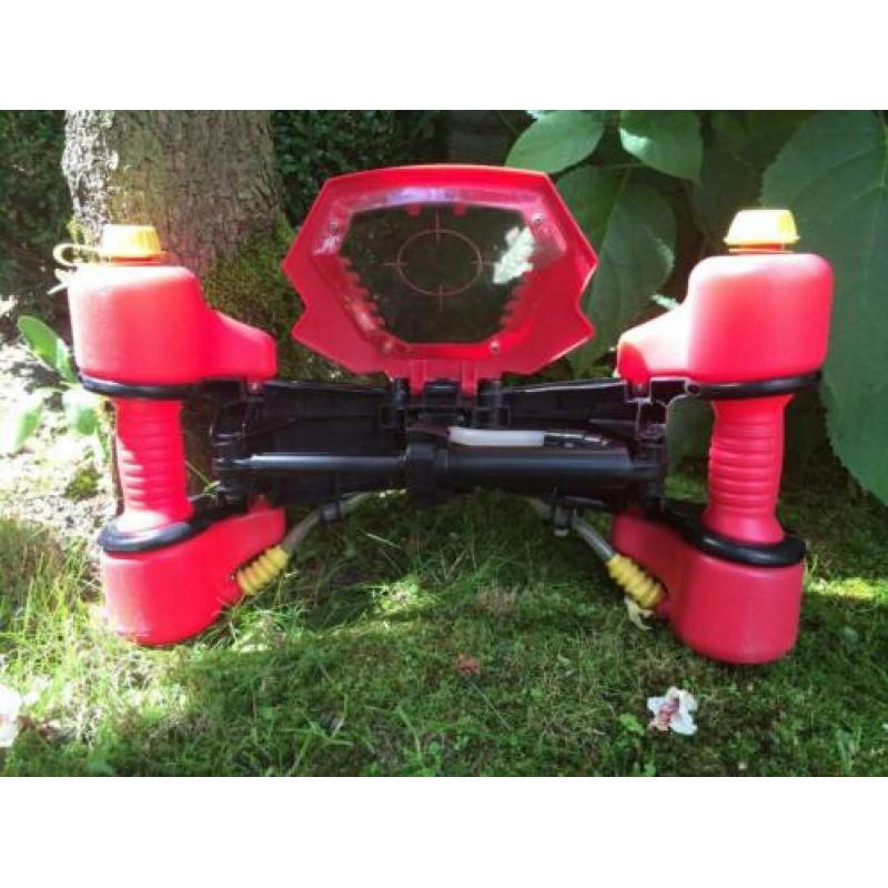 supersoaker - apart model met schermpje en 2 waterreservoirs