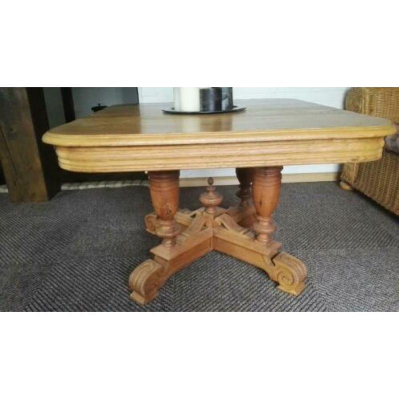 Antieke salontafel