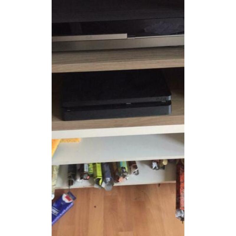 PlayStation 4 met 1 controler + games