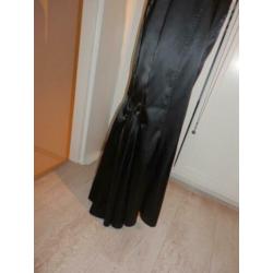 Prachtige zwarte lange maxi rok mt. 38/40 glans- stretch