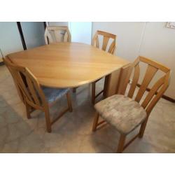 Blank eiken eethoek
