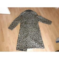 Leuke jas met panterprint. Maat xs