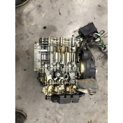 Suzuki 25 / 30 pk onderdelen, cdi , carburateurs, staartstuk