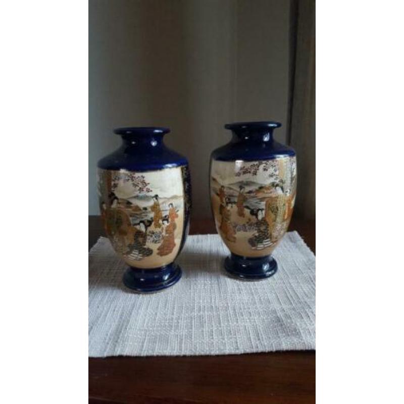 2 Japanse vaasjes