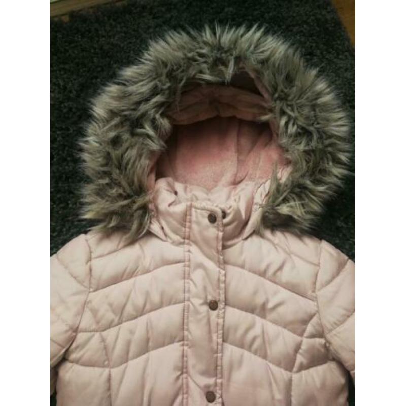 Leuke zachtroze jas / maat 122