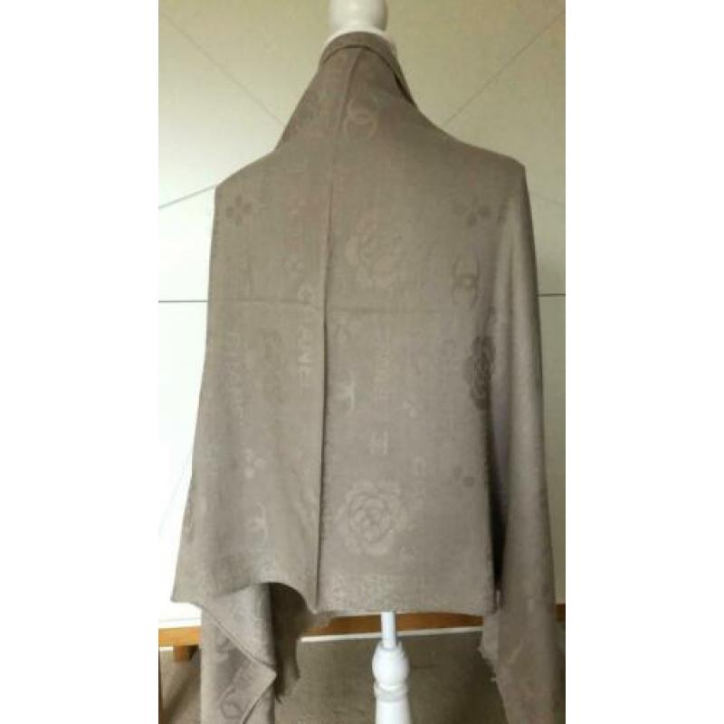 Mooie grote sjaal, taupe kleur, nieuw