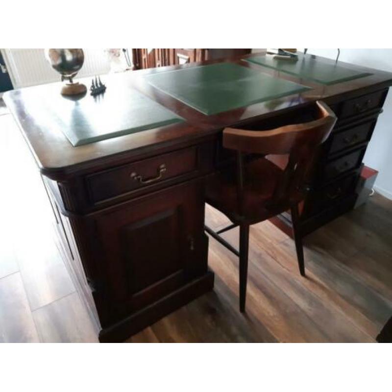 Antiek Engels Bureau