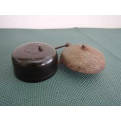 Metalen deurbel met bakeliet