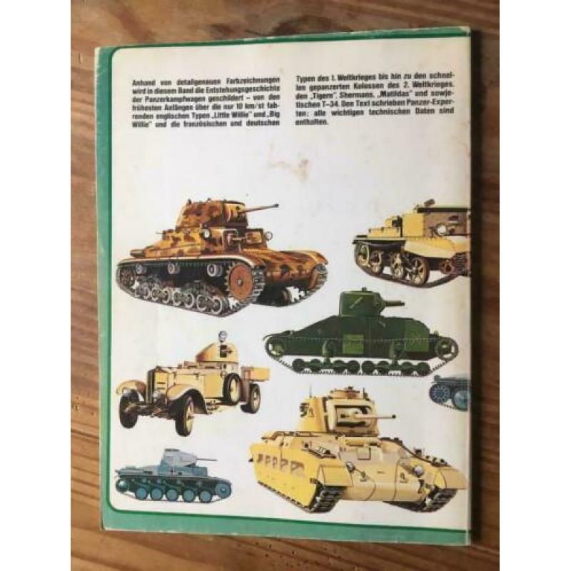 2 Tank boekjes (ENG-DUI) samen voor 2,-