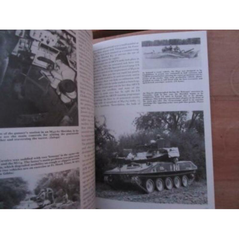 US LIGHT TANKS 1944-84 Steven J. Zaloga