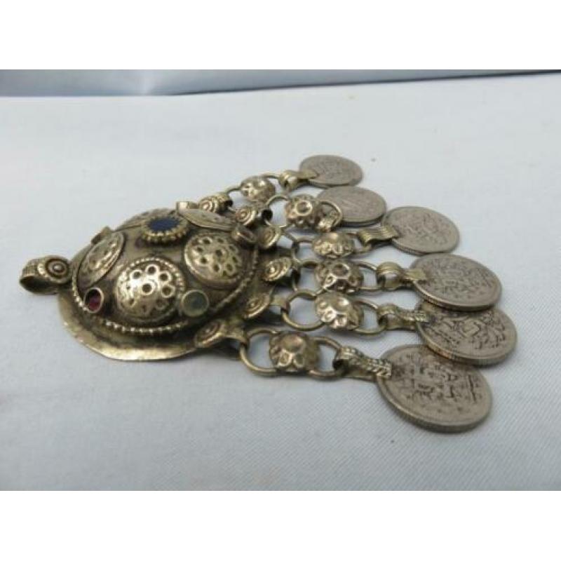 Oude sier hanger met munt stukken 20e eeuw