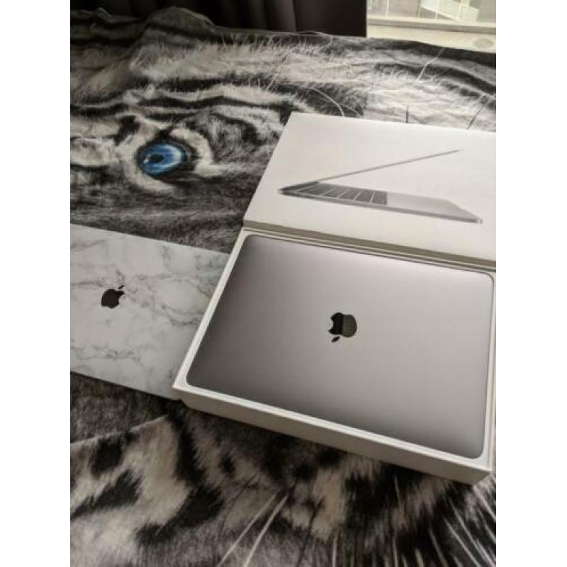 13" Macbook Pro 2016 | Space Gray Retina