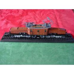 Locomotief CE6/8 II 1919 (bijnaam Krokodil) schaal 1:87.
