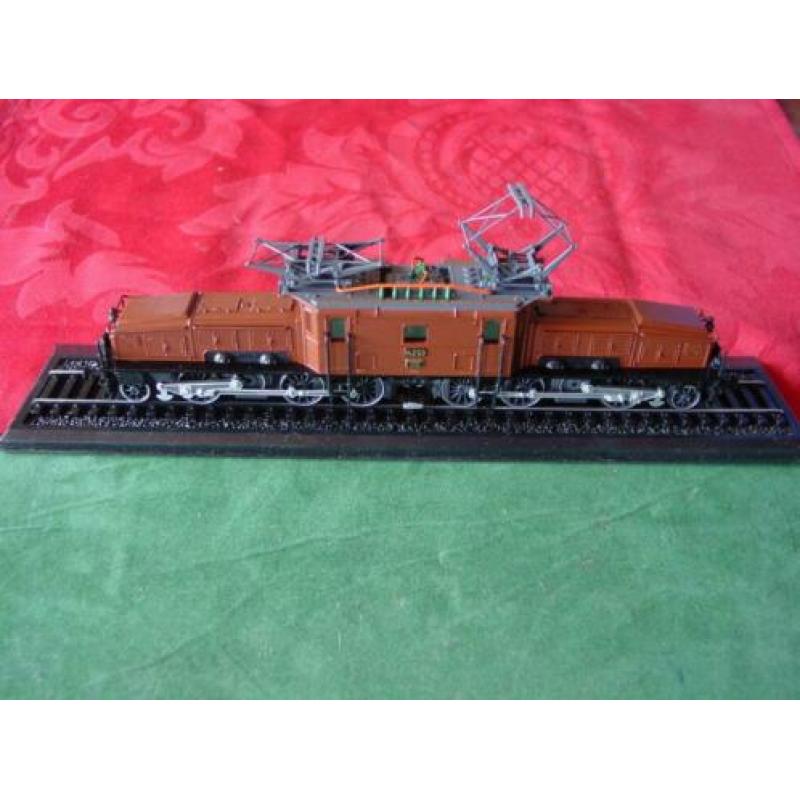 Locomotief CE6/8 II 1919 (bijnaam Krokodil) schaal 1:87.