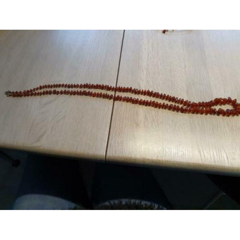 Lange barnstenen ketting