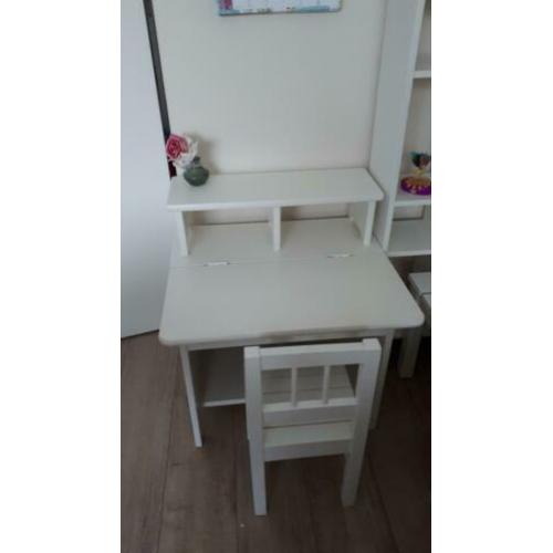 bureau met stoeltjes Ikea