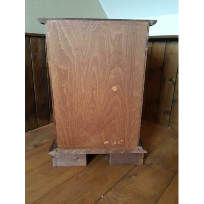 Nachtkastje T.e.a.b eventueel inc bed en dressoir